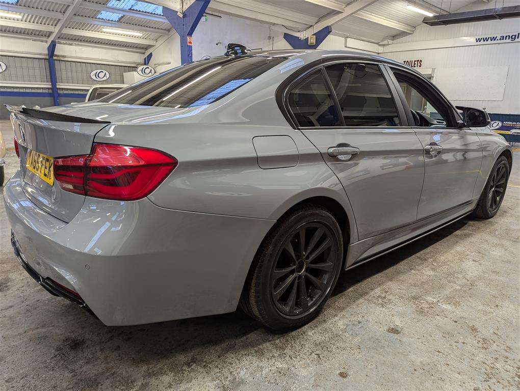 <p>2015 BMW 320D SE AUTO</p>