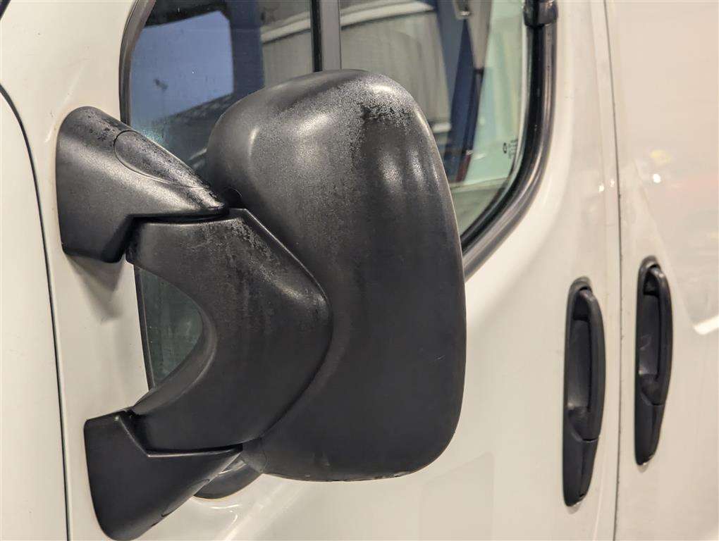 <p>2013 RENAULT TRAFIC SL29 DCI</p>