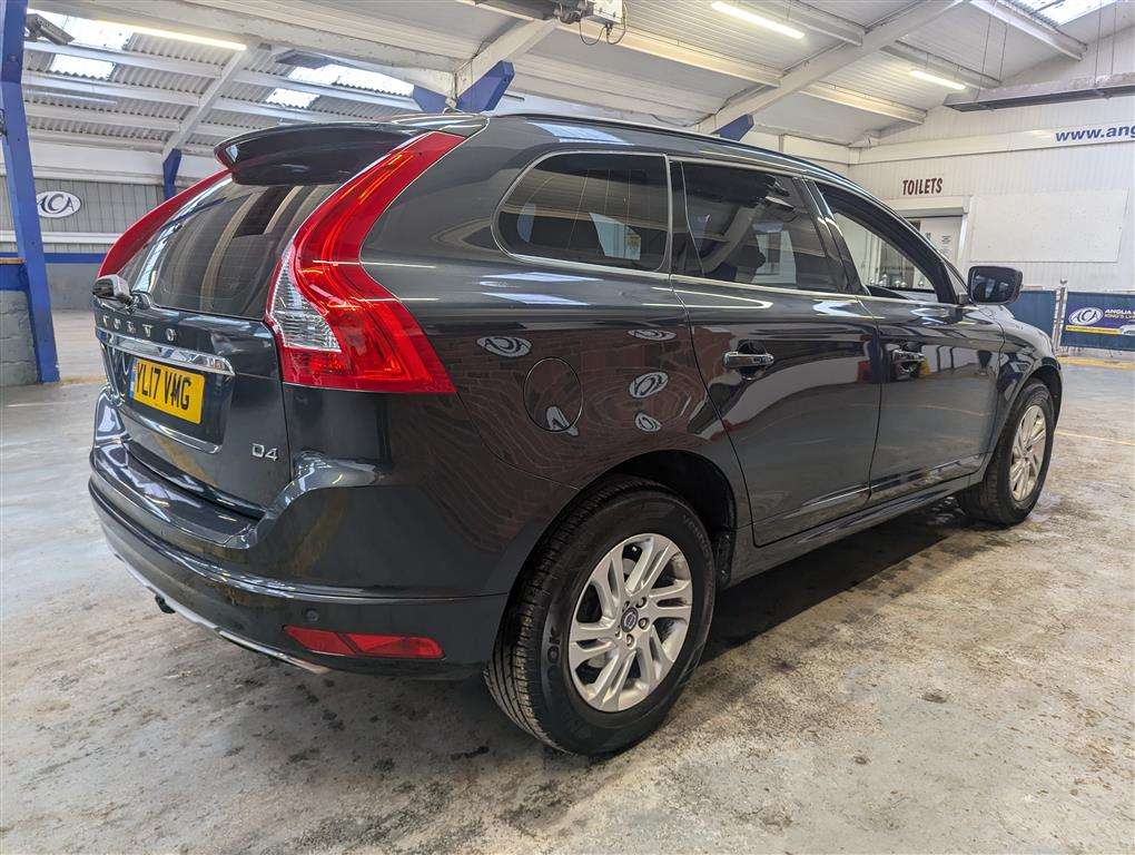 <p>2017 VOLVO XC60 SE NAV D4</p>