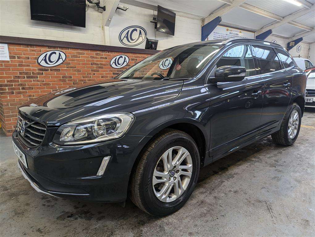 <p>2017 VOLVO XC60 SE NAV D4</p>