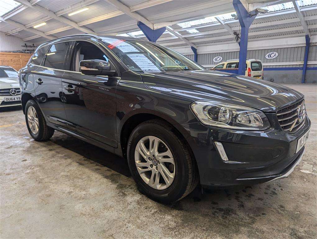 <p>2017 VOLVO XC60 SE NAV D4</p>