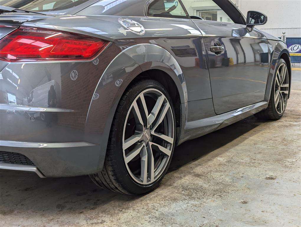 <p>2015 AUDI TT S LINE TFSI S-A</p>