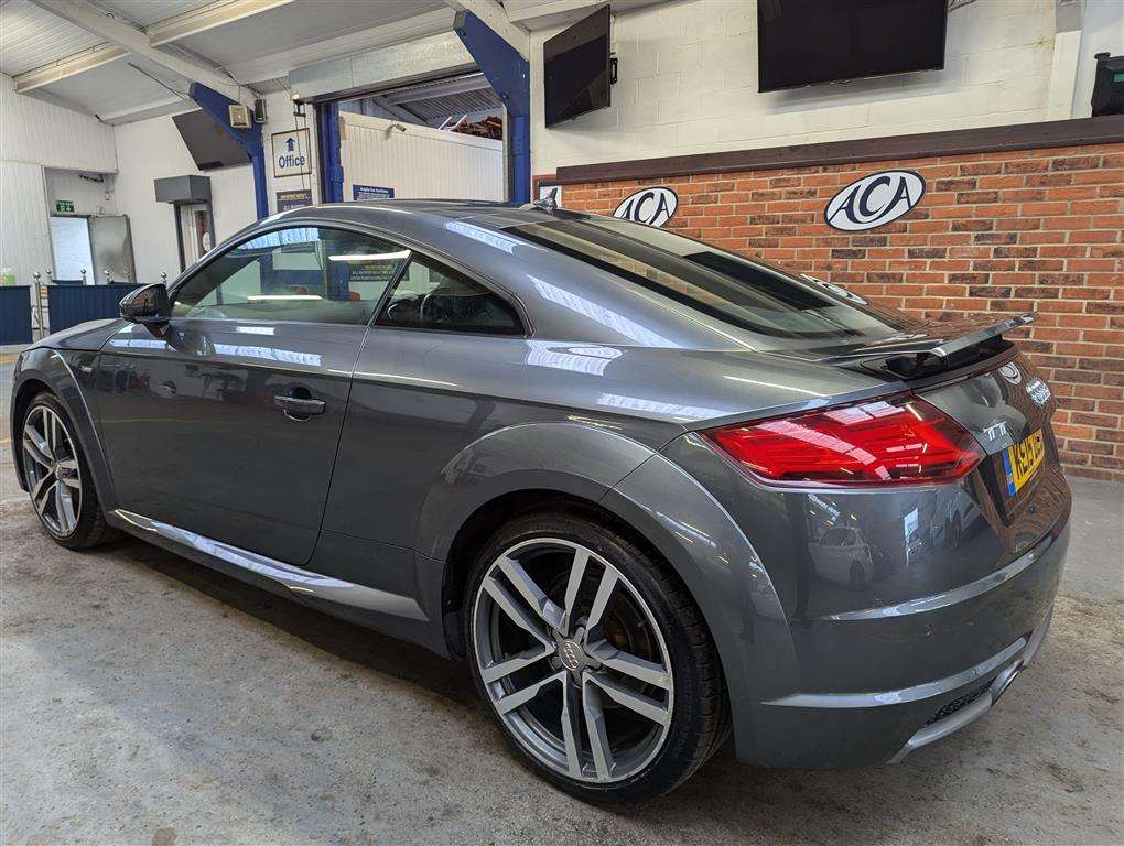 <p>2015 AUDI TT S LINE TFSI S-A</p>