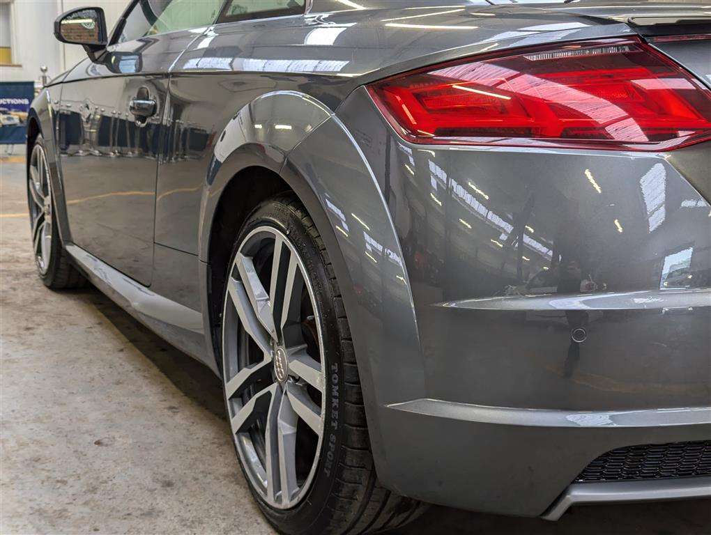 <p>2015 AUDI TT S LINE TFSI S-A</p>