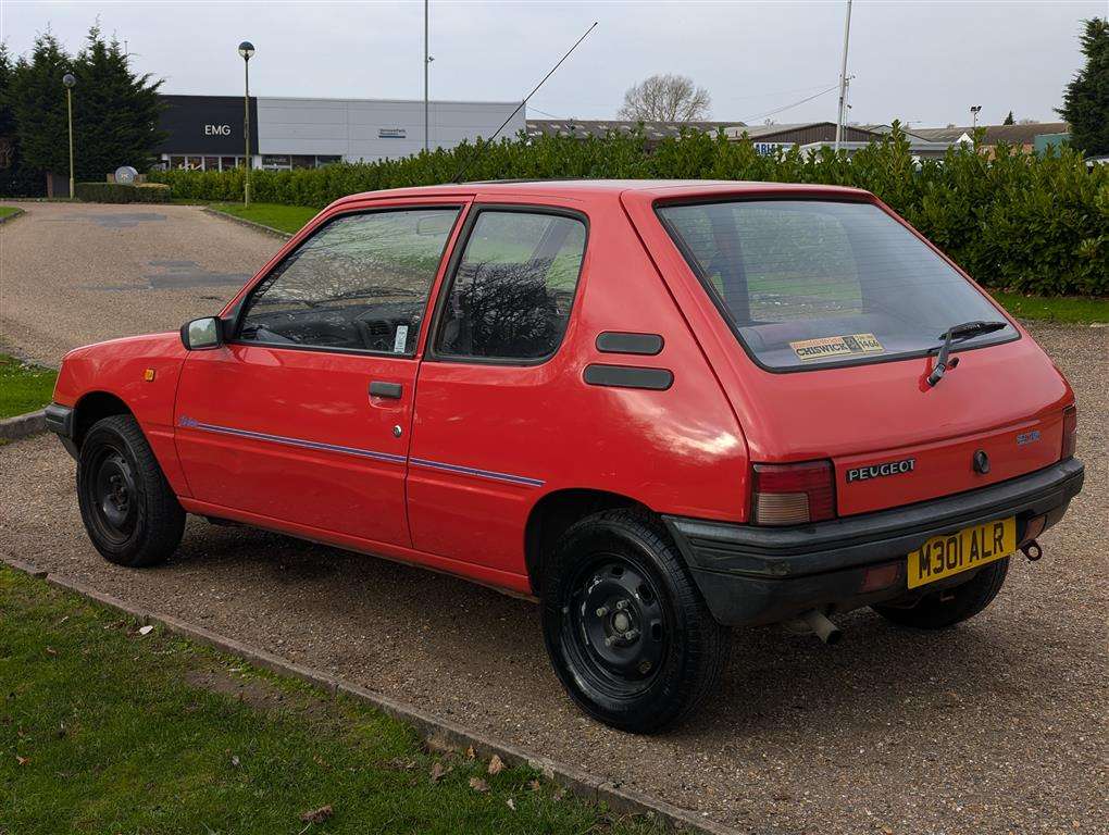 <p>1994 PEUGEOT 205 JUNIOR</p>