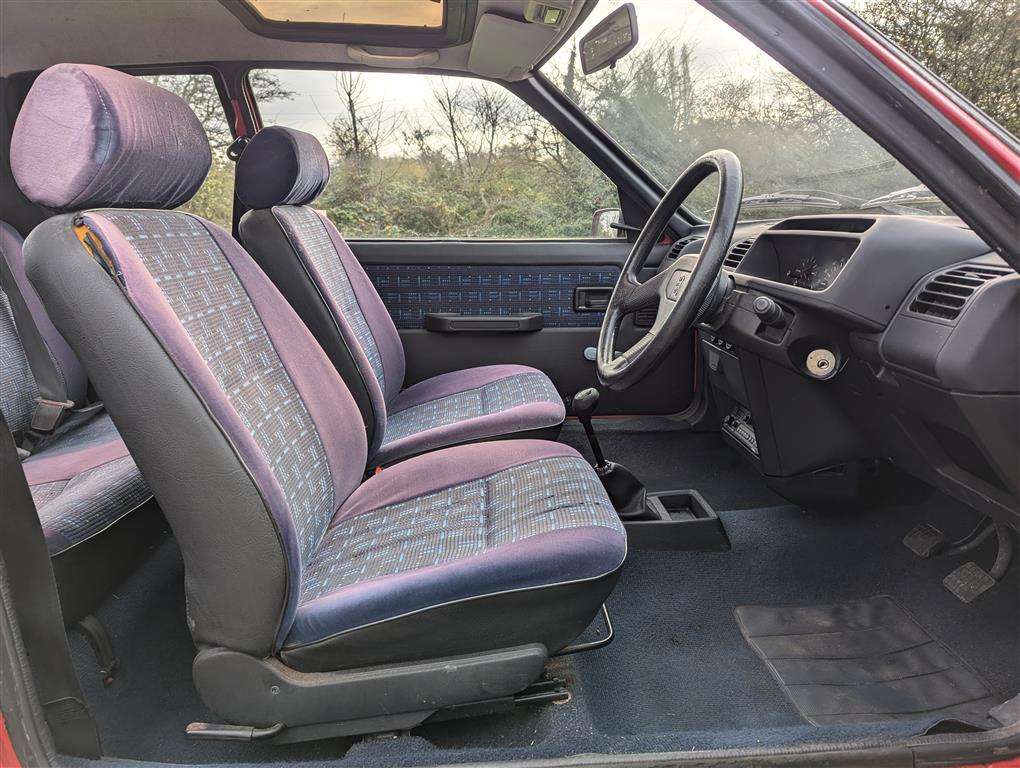 <p>1994 PEUGEOT 205 JUNIOR</p>