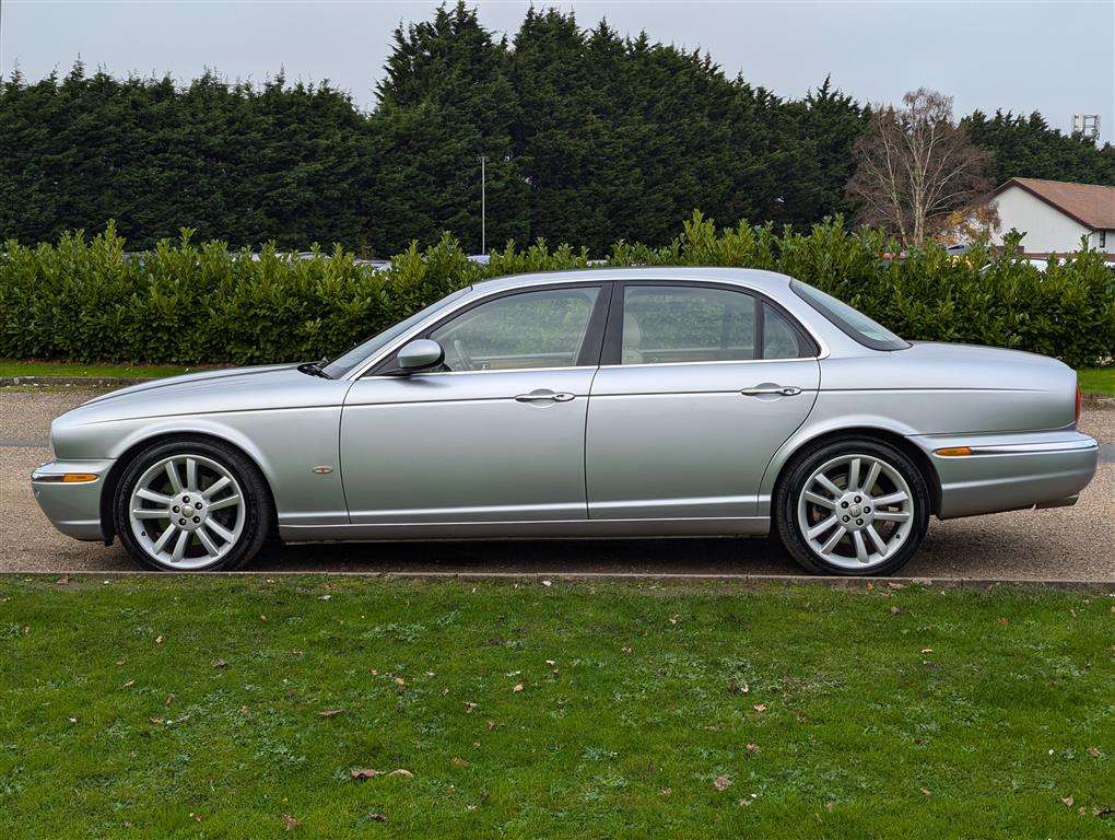 <p>2006 JAGUAR XJ SOVEREIGN TDVI AUTO</p>