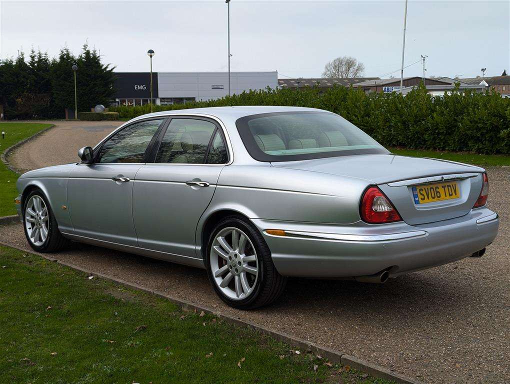 <p>2006 JAGUAR XJ SOVEREIGN TDVI AUTO</p>