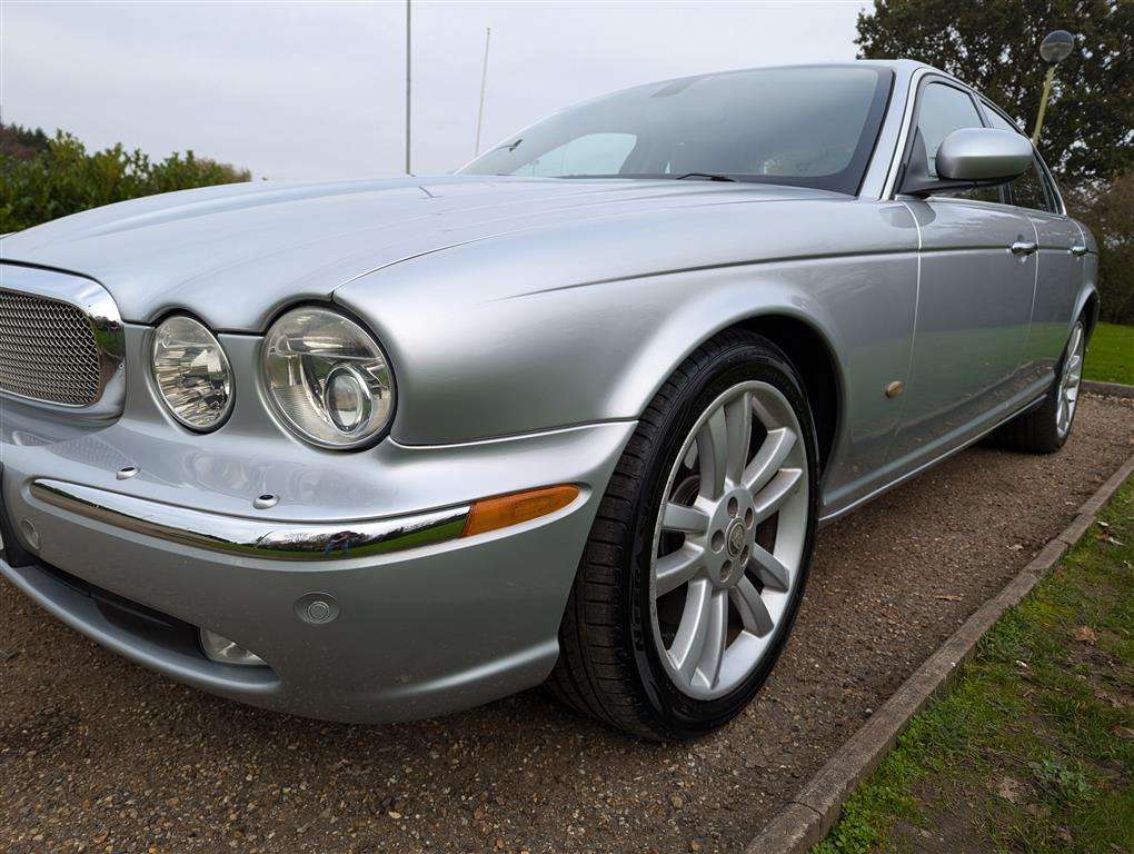 <p>2006 JAGUAR XJ SOVEREIGN TDVI AUTO</p>