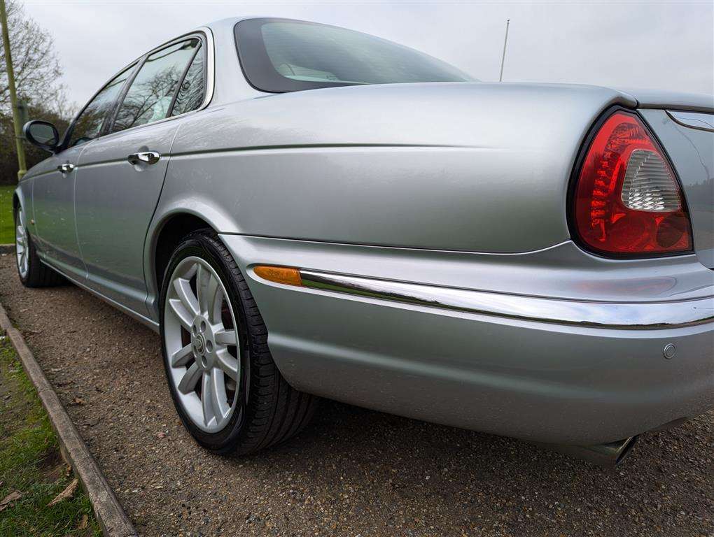 <p>2006 JAGUAR XJ SOVEREIGN TDVI AUTO</p>