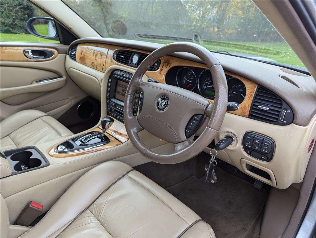 <p>2006 JAGUAR XJ SOVEREIGN TDVI AUTO</p>