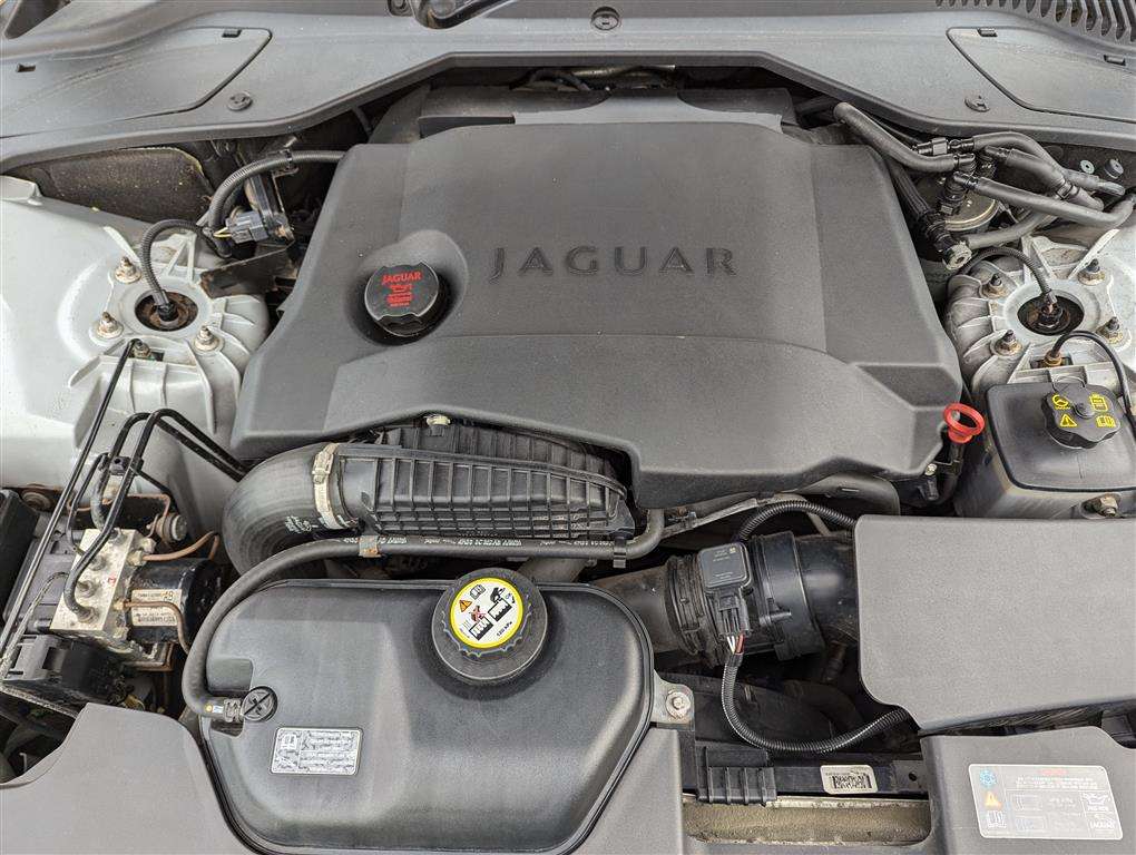 <p>2006 JAGUAR XJ SOVEREIGN TDVI AUTO</p>