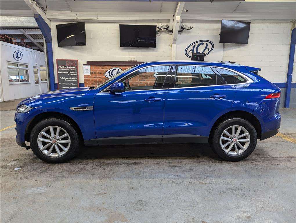 <p>2019 JAGUAR F-PACE PRESTIGE D</p>