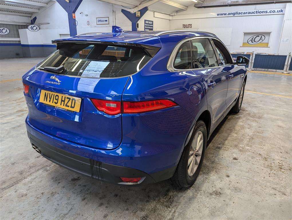 <p>2019 JAGUAR F-PACE PRESTIGE D</p>