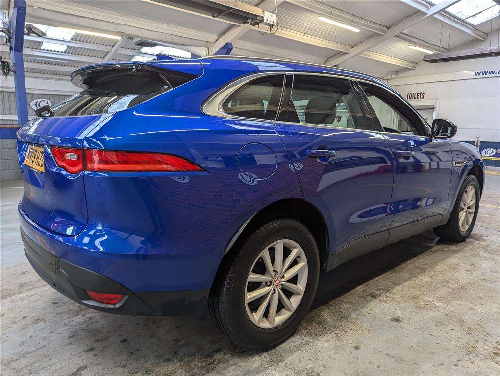 <p>2019 JAGUAR F-PACE PRESTIGE D</p>