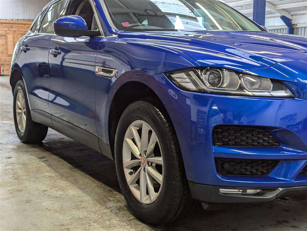 <p>2019 JAGUAR F-PACE PRESTIGE D</p>