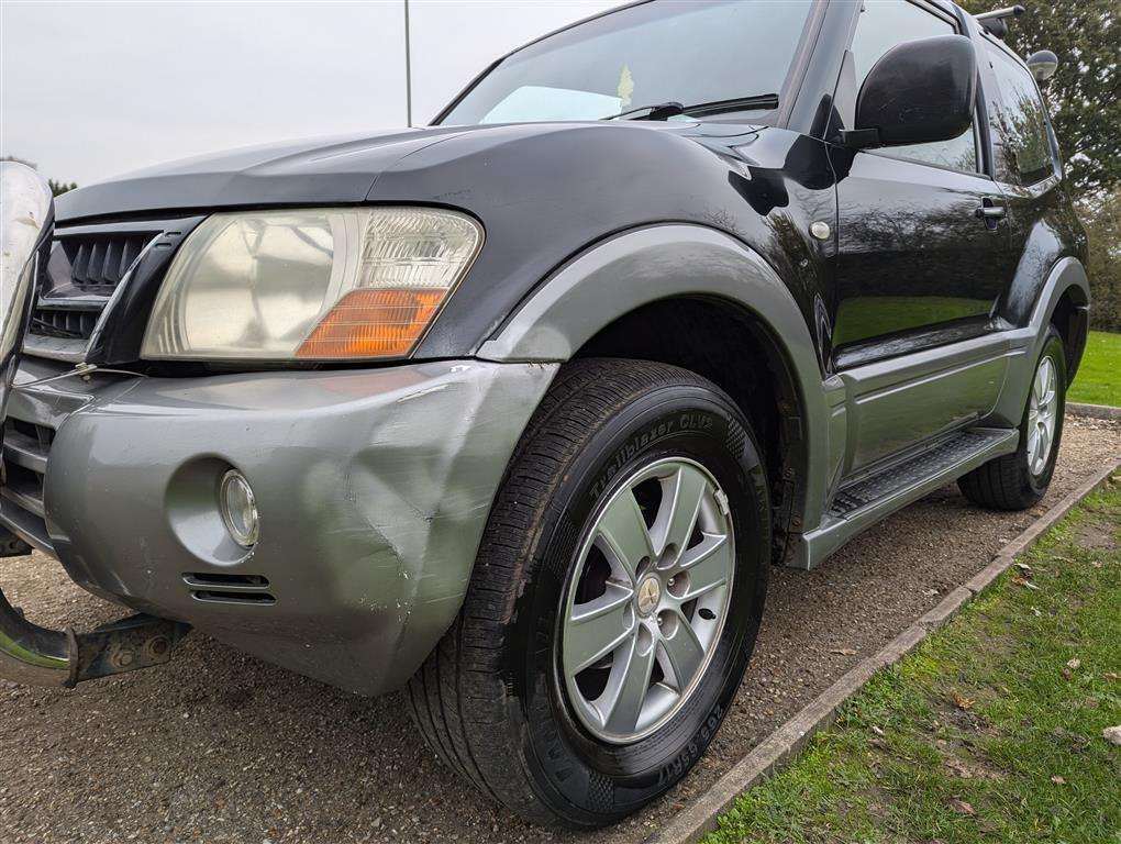 <p>2004 MITSUBISHI SHOGUN EQUIPPE DI-D AUTO</p>