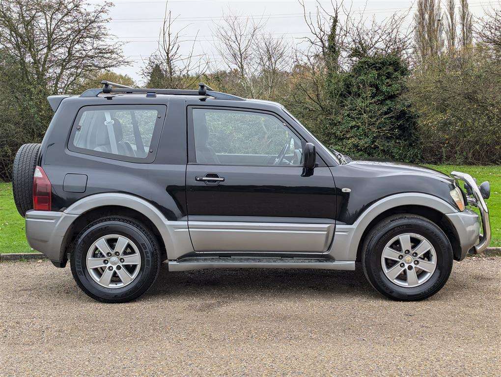 <p>2004 MITSUBISHI SHOGUN EQUIPPE DI-D AUTO</p>