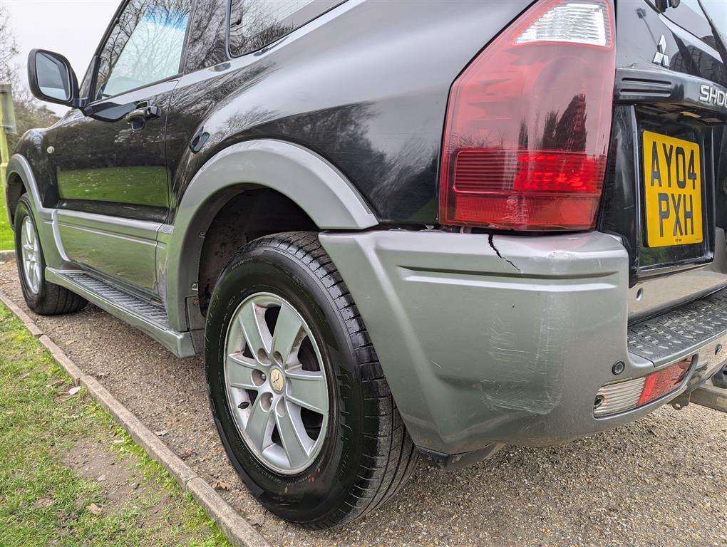 <p>2004 MITSUBISHI SHOGUN EQUIPPE DI-D AUTO</p>