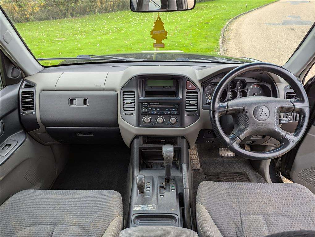 <p>2004 MITSUBISHI SHOGUN EQUIPPE DI-D AUTO</p>