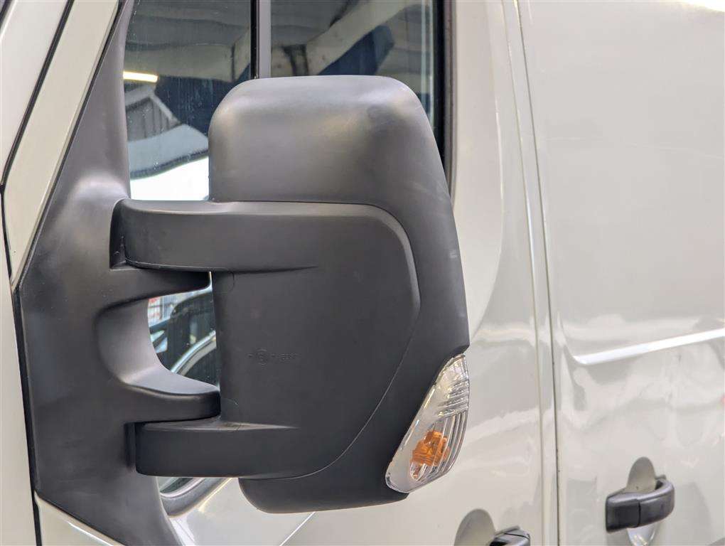 <p>2015 RENAULT MASTER LM35 BUSINESS DCI</p>