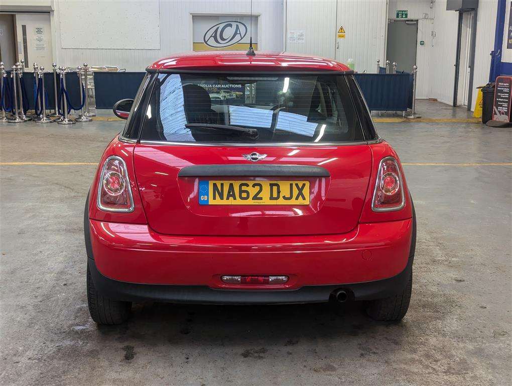 <p>2012 MINI FIRST</p>