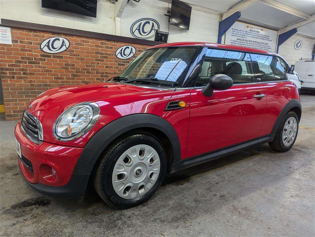 <p>2012 MINI FIRST</p>