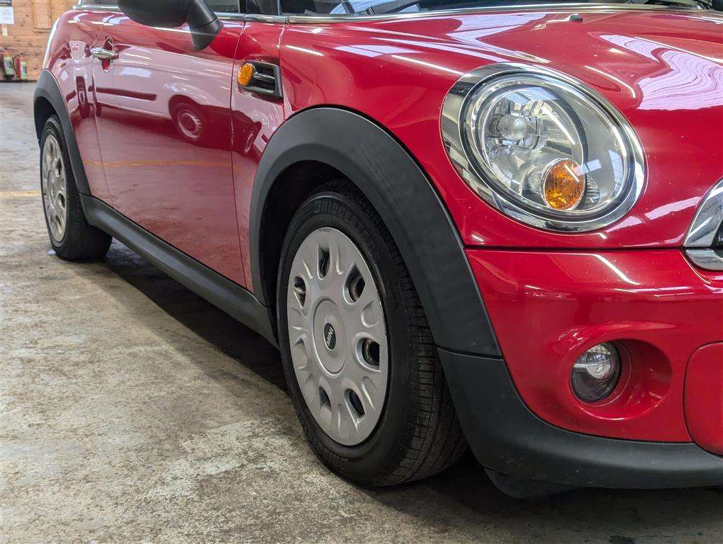 <p>2012 MINI FIRST</p>