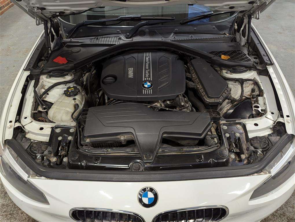 <p>2014 BMW 116D SPORT</p>