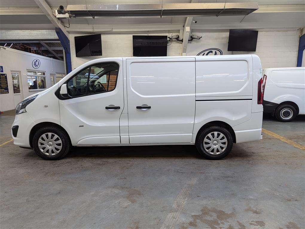 <p>2016 VAUXHALL VIVARO 2700 SPORTIVE CDTI</p>