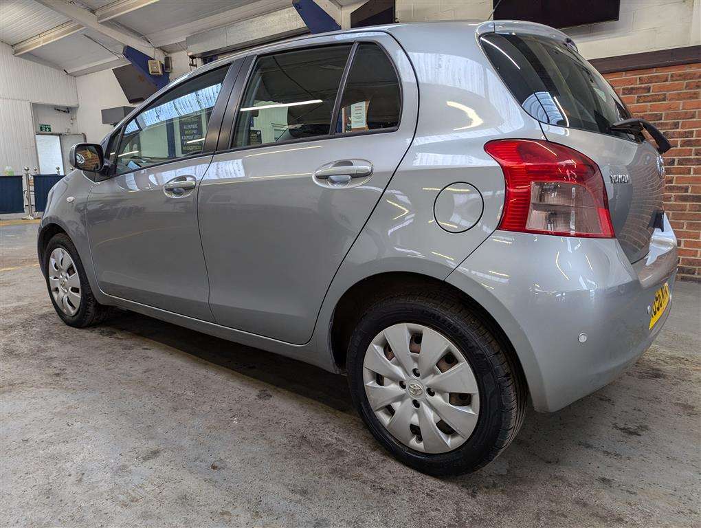 <p>2006 TOYOTA YARIS T3 S-A</p>