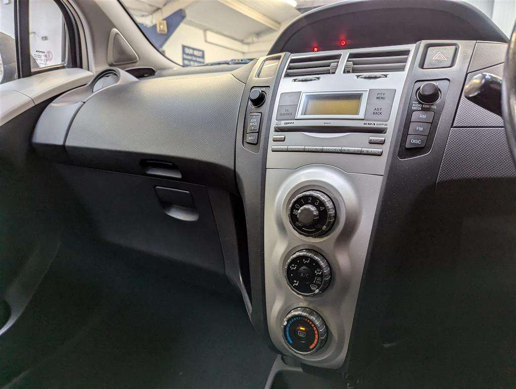 <p>2006 TOYOTA YARIS T3 S-A</p>