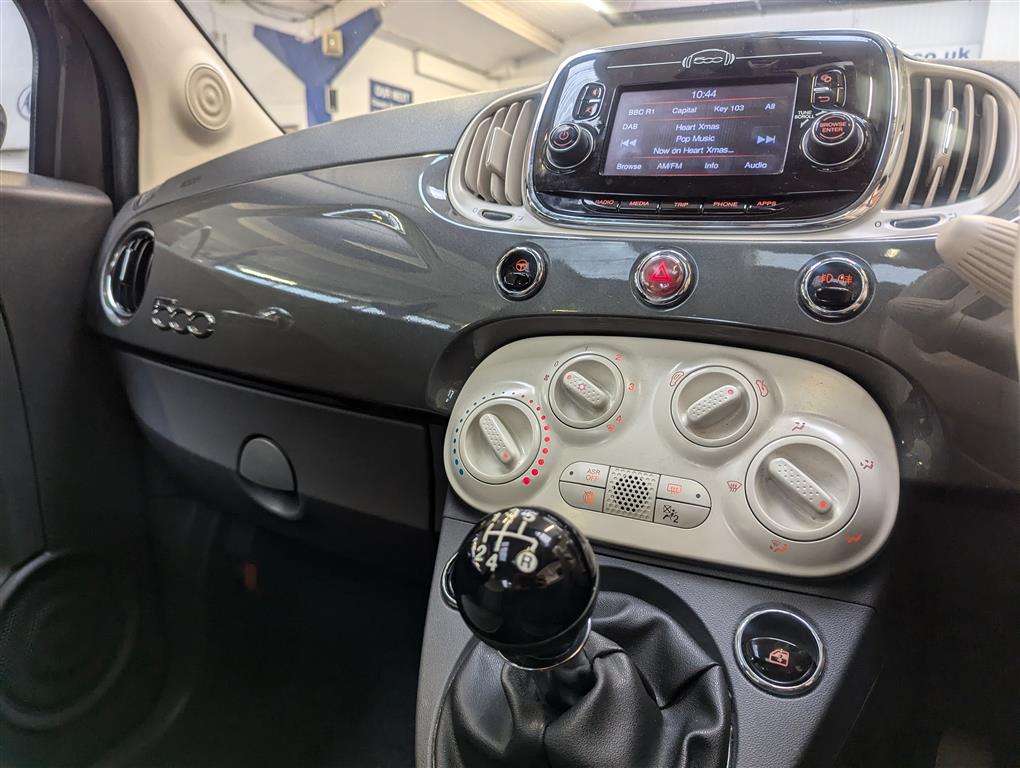 <p>2016 FIAT 500 LOUNGE</p>