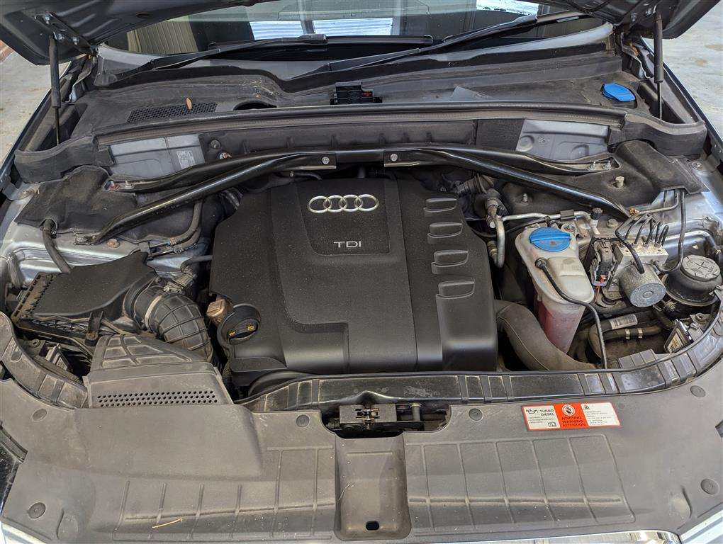 <p>2009 AUDI Q5 S LINE TDI QUATTRO S-A</p>