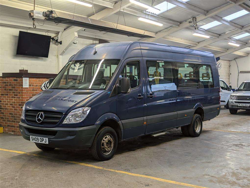 <p>2009 MERCEDES SPRINTER MINIBUS</p>