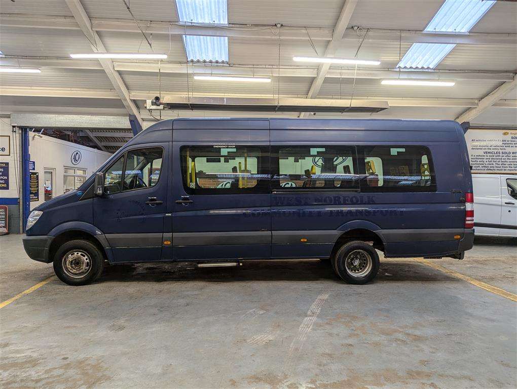 <p>2009 MERCEDES SPRINTER MINIBUS</p>