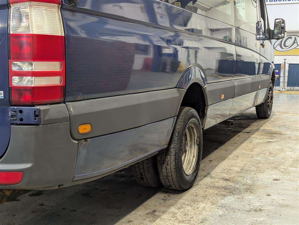 <p>2009 MERCEDES SPRINTER MINIBUS</p>