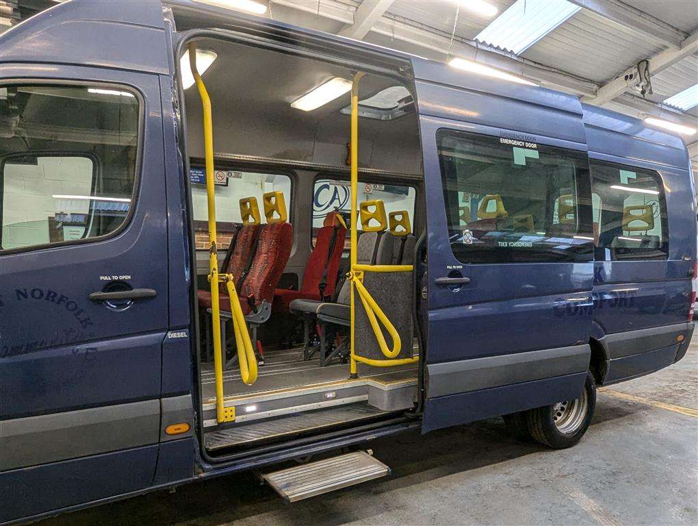 <p>2009 MERCEDES SPRINTER MINIBUS</p>