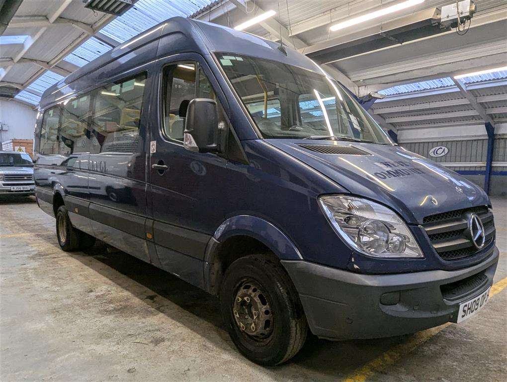 <p>2009 MERCEDES SPRINTER MINIBUS</p>