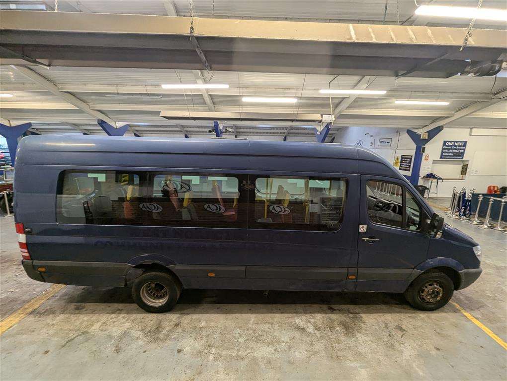 <p>2009 MERCEDES SPRINTER MINIBUS</p>