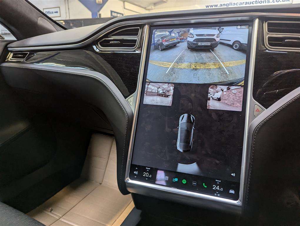 <p>2017 TESLA MODEL S 75D</p>