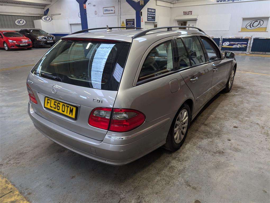 <p>2006 MERCEDES E320 CDI ELEGANCE AUTO</p>