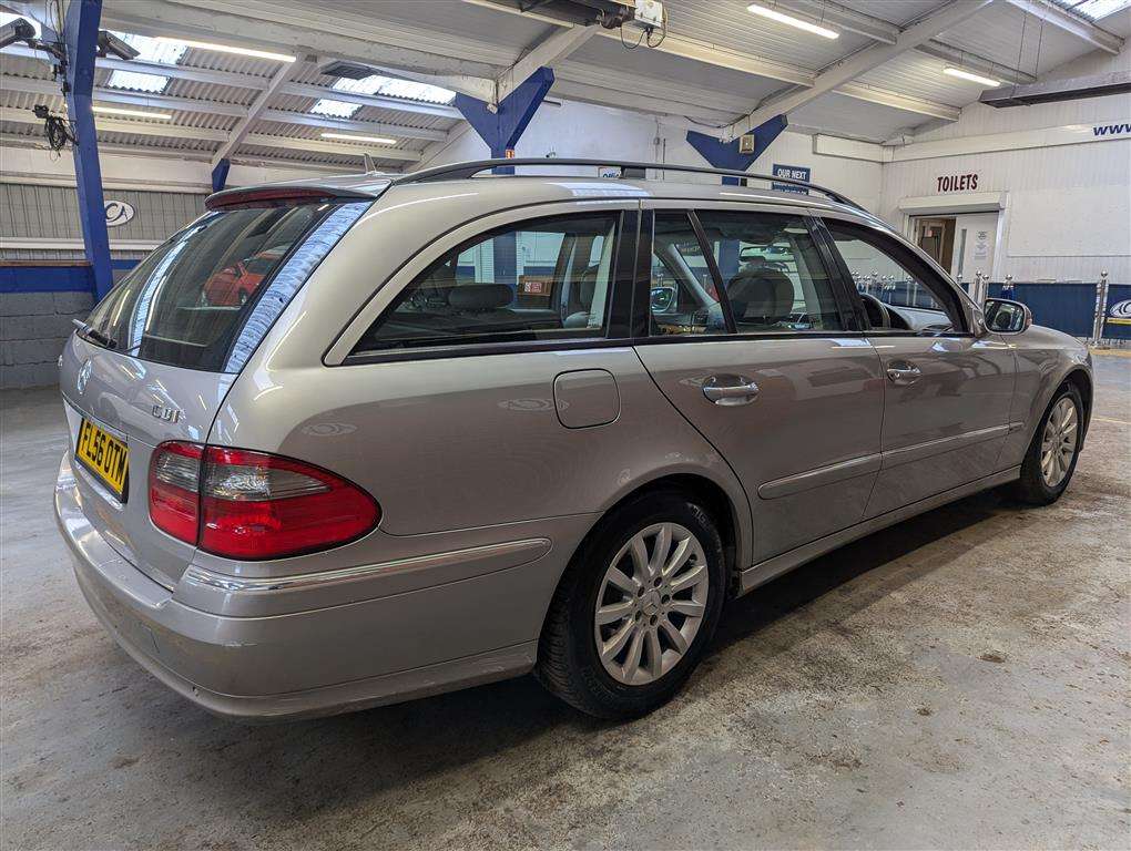 <p>2006 MERCEDES E320 CDI ELEGANCE AUTO</p>