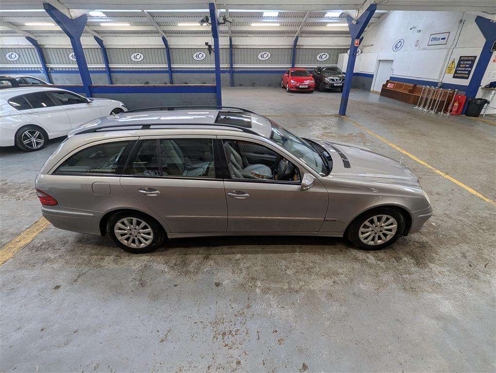 <p>2006 MERCEDES E320 CDI ELEGANCE AUTO</p>