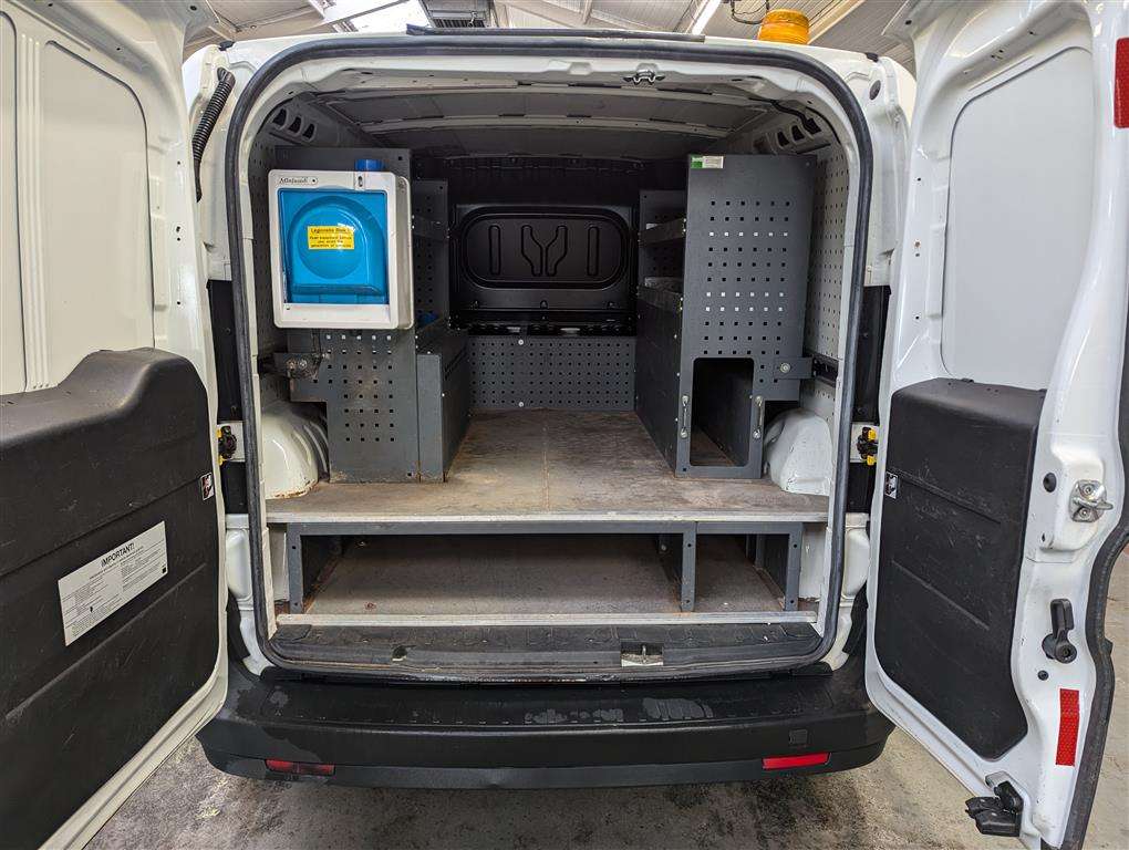 <p>2015 VAUXHALL COMBO 2300 L2H1 CDTI S/S</p>