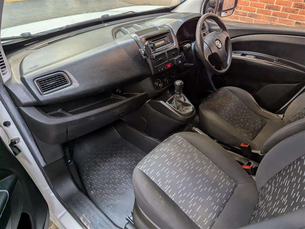 <p>2015 VAUXHALL COMBO 2300 L2H1 CDTI S/S</p>