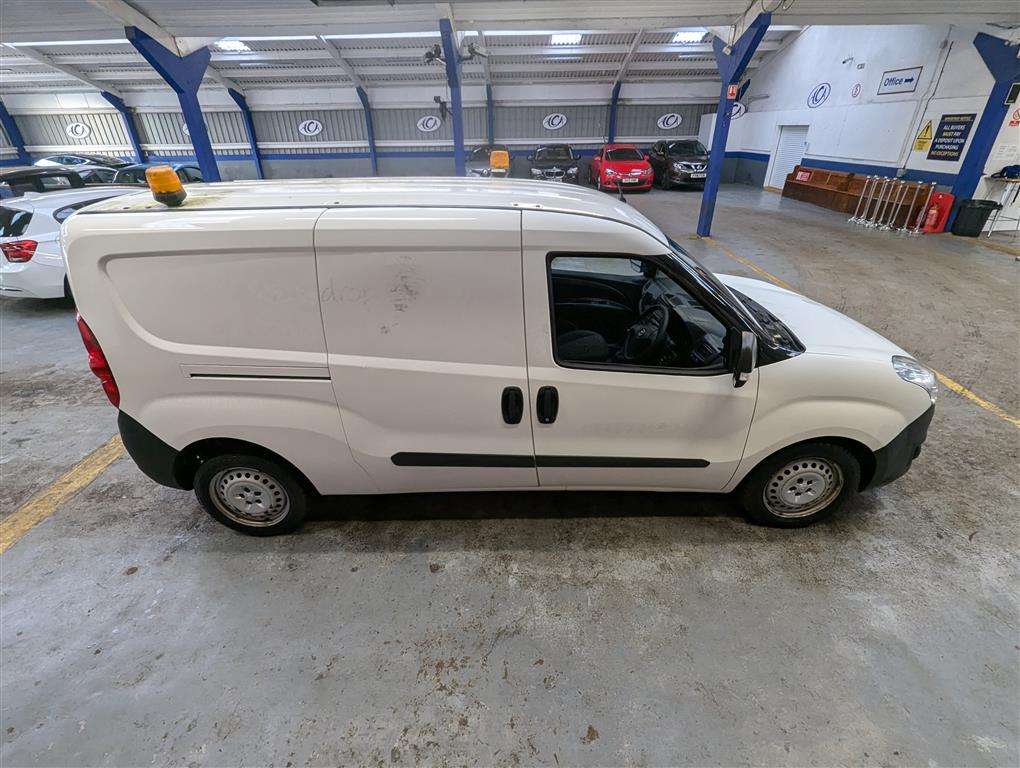 <p>2015 VAUXHALL COMBO 2300 L2H1 CDTI S/S</p>