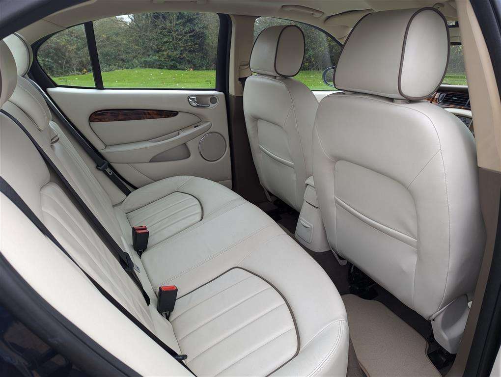 <p>2007 JAGUAR X-TYPE SOVEREIGN V6 AUTO</p>