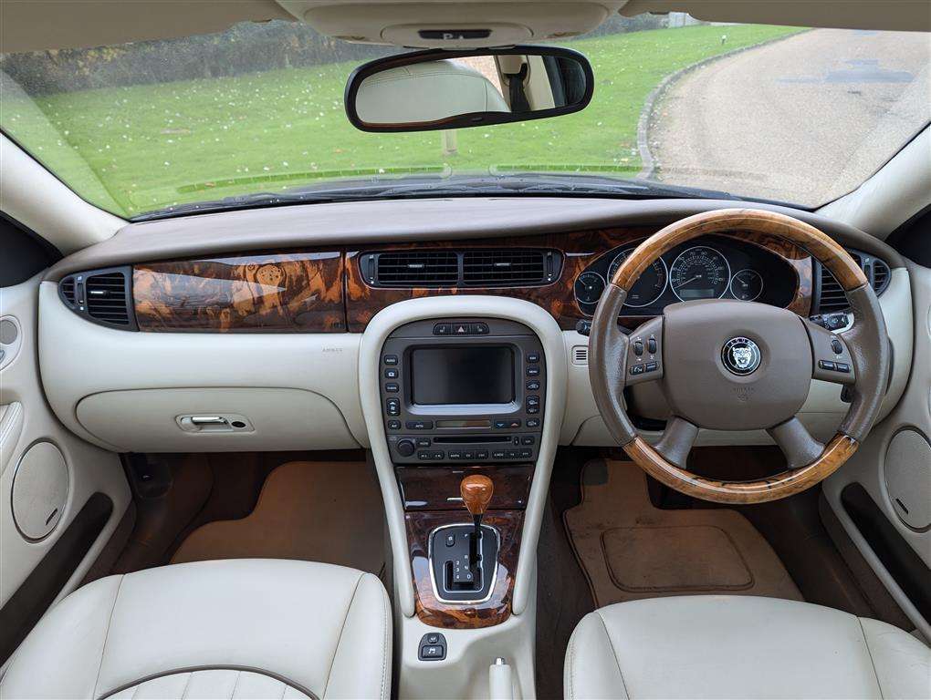 <p>2007 JAGUAR X-TYPE SOVEREIGN V6 AUTO</p>