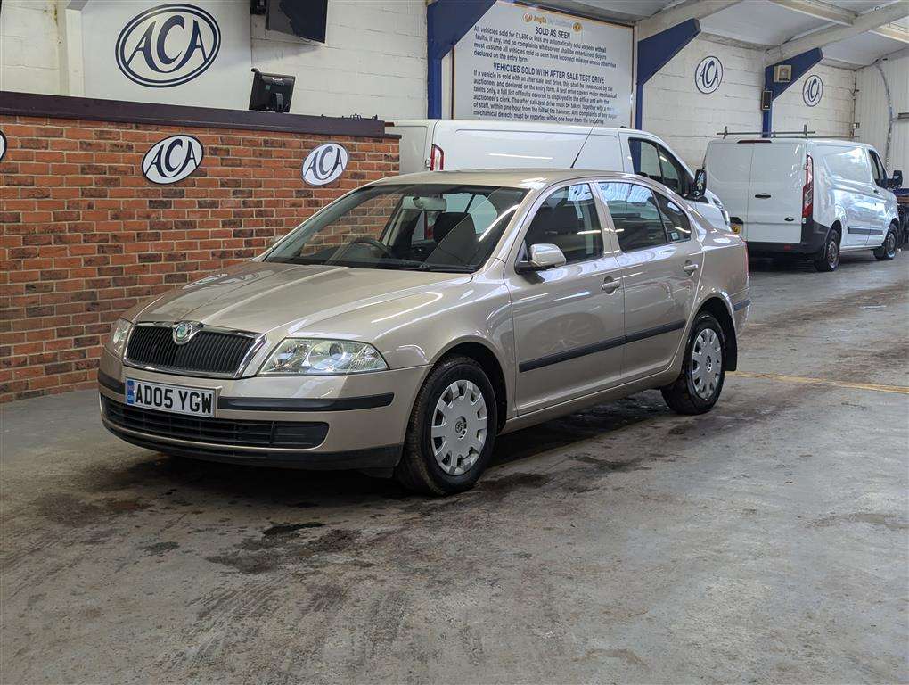 <p>2005 SKODA OCTAVIA AMBIENTE FSI AUTO</p>